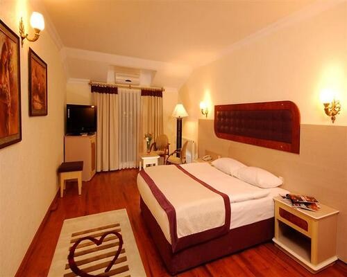 Dinler Hotel ou similar