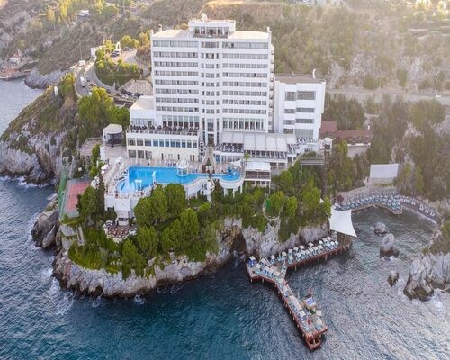 Korumar Hotel or similar